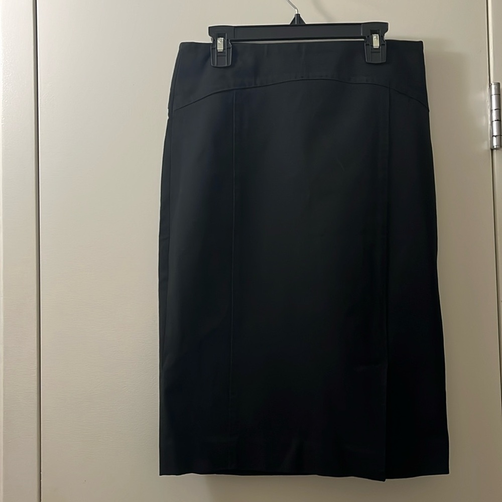 Pencil skirt in black. Size US0. New, no tags.